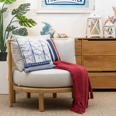 Cojín Barco bco, cojín con diseño de vela náutica, cojín estilo costero, cojín color azul y blanco, cojín estilo náutico.